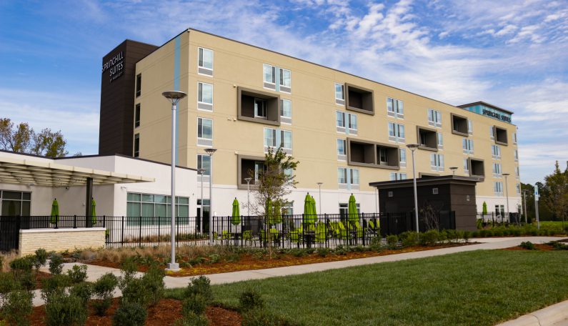CAROWINDS OPENS DOORS TO ONSITE SPRINGHILL SUITES CHARLOTTE